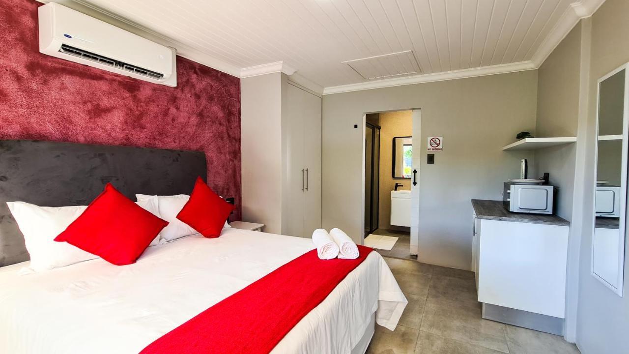 Vincent Valley Lodge Ист-Лондон Экстерьер фото
